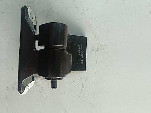 MERCEDES ÖN KAPI MENTEŞESİ SOL ALT - A9067200137